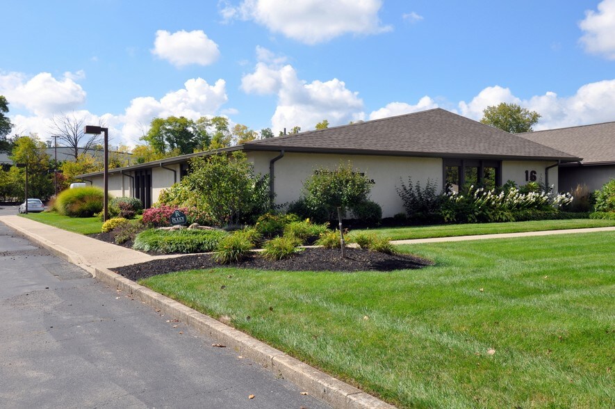 More Photos Of 16 W Wenger Rd, Englewood Medical For Lease