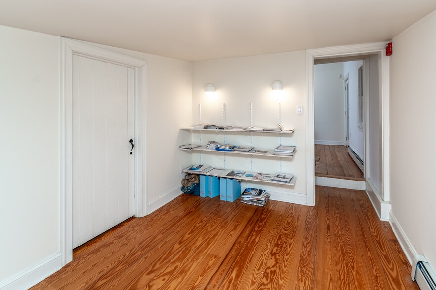 More Photos Of 24 N Main St, Lambertville Office For Sale