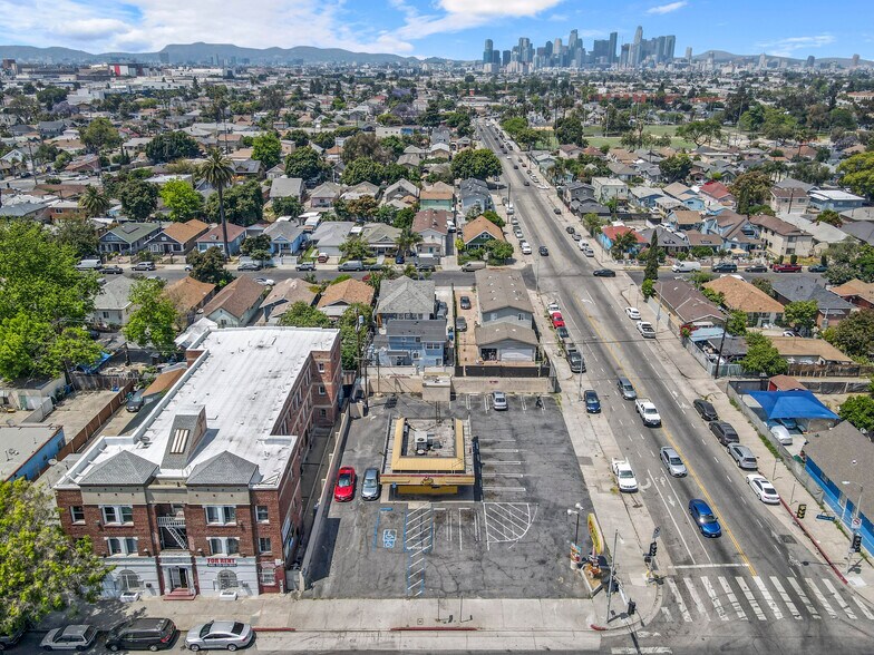 Primary Photo Of 261 E Vernon Ave, Los Angeles Fast Food For Lease
