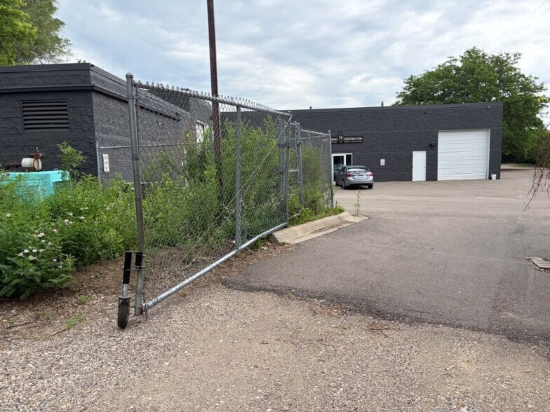 More Photos Of 4155 Old Sibley Memorial Hwy, Eagan Research And Development For Sale