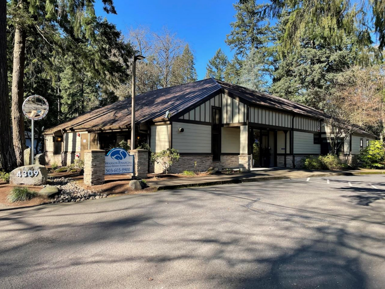 Primary Photo Of 4309 SW Oakridge Rd, Lake Oswego Medical For Sale