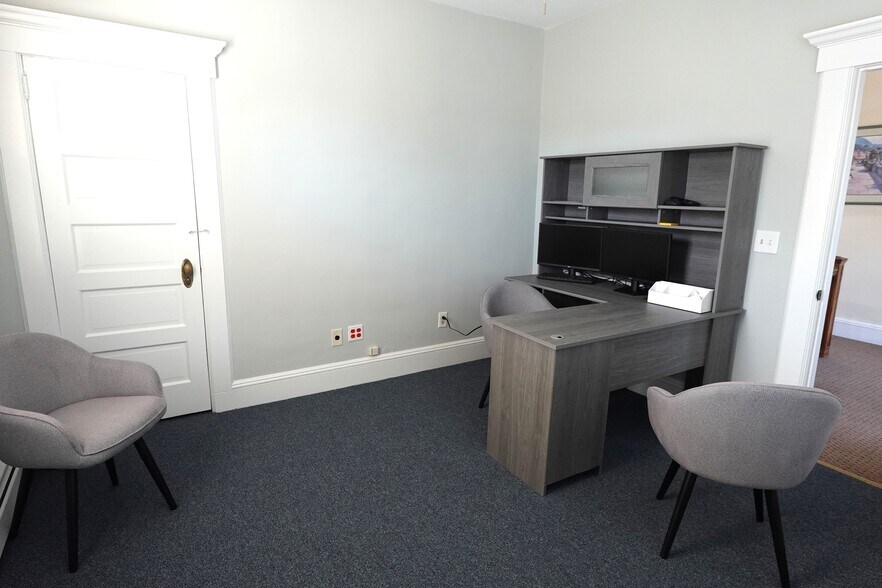 More Photos Of 235 Everett Ave, Wyckoff Office For Sale