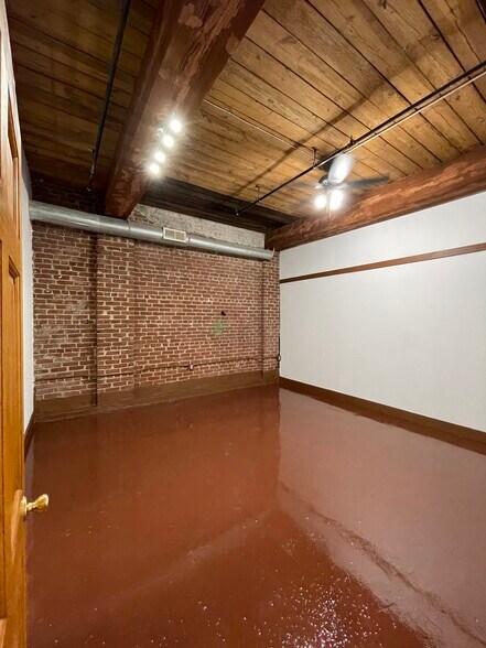 More Photos Of 555 Whitehall St SW, Atlanta Distribution For Lease