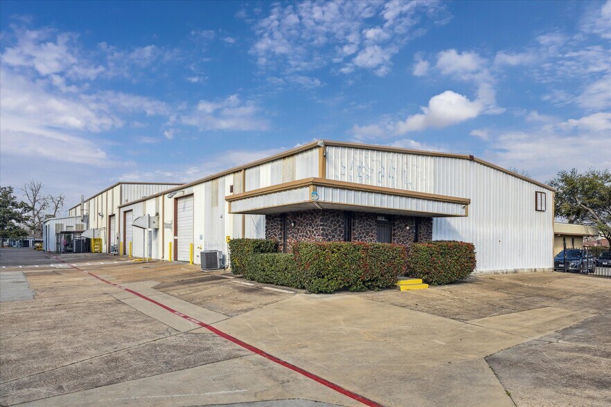 More Photos Of 1701-1707 Tidwell Rd, Houston Warehouse For Sale