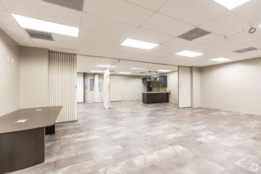 More Photos Of 5101 NW 21st Ave, Fort Lauderdale Light Distribution For Lease