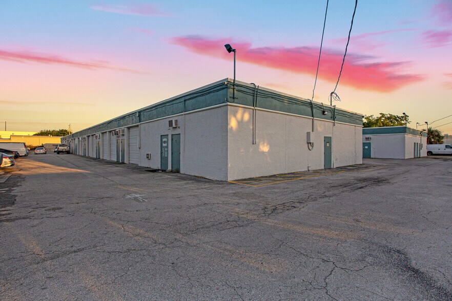 More Photos Of 130 NW 20th St, Boca Raton Unknown For Lease