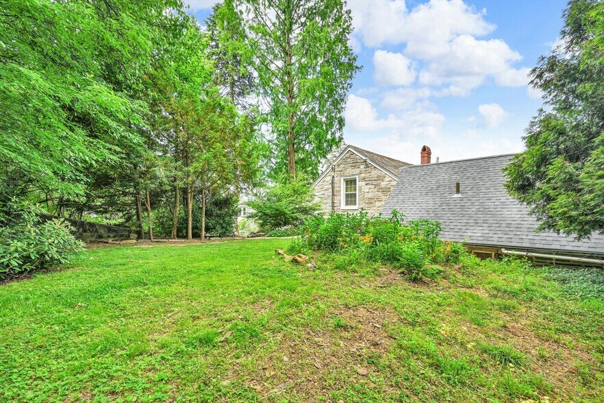 More Photos Of 1305 Hampden Blvd, Reading Multifamily For Sale