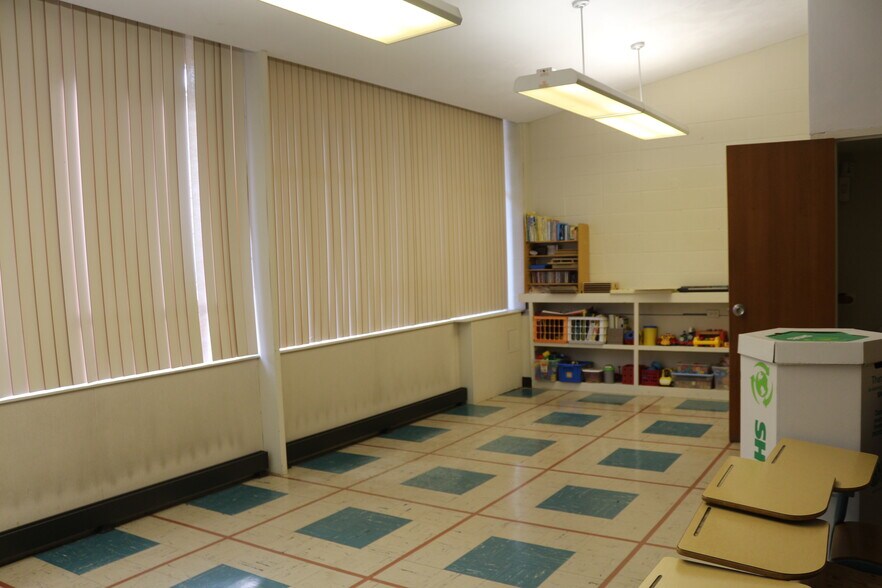 More Photos Of 1140 Governor St, Springfield Religious Facility For Sale