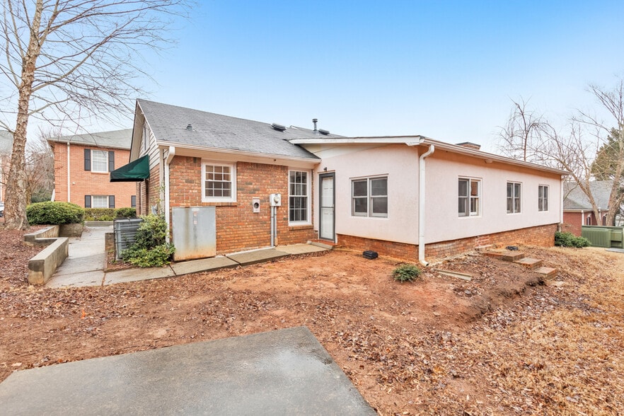 More Photos Of 2440 Sandy Plains Rd, Marietta Office For Sale