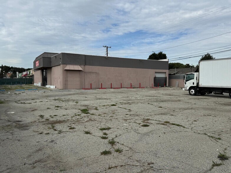 More Photos Of 2625 E Carson St, Carson Supermarket For Sale