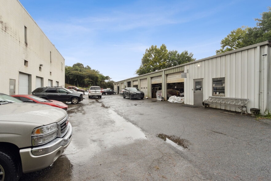 More Photos Of 1875 Airport Industrial Park Dr, Marietta Industrial For Sale
