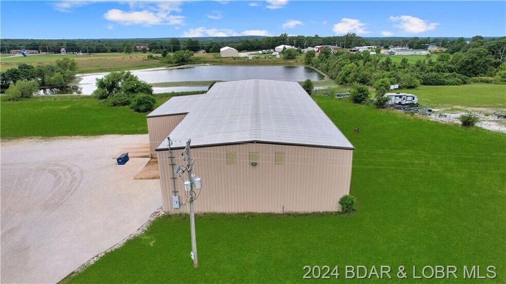 More Photos Of 744 Keystone Industrial Park dr, Camdenton Warehouse For Lease