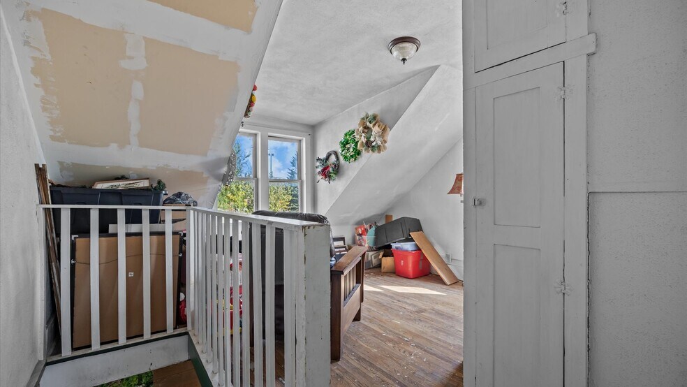 More Photos Of 412 Park Ave, Rifle Restaurant For Sale