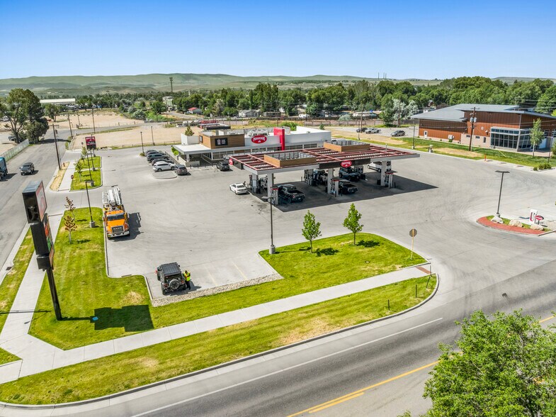 More Photos Of 700 E Victory Way, Craig Service Station For Sale