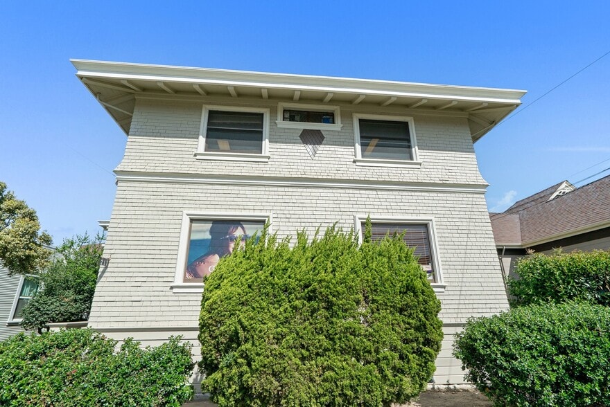 More Photos Of 217 E Lake Ave, Watsonville Office For Sale