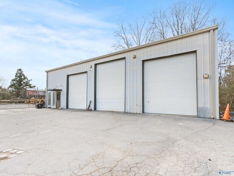 More Photos Of 540 S Brindlee Mountain Pky, Arab Flex For Sale