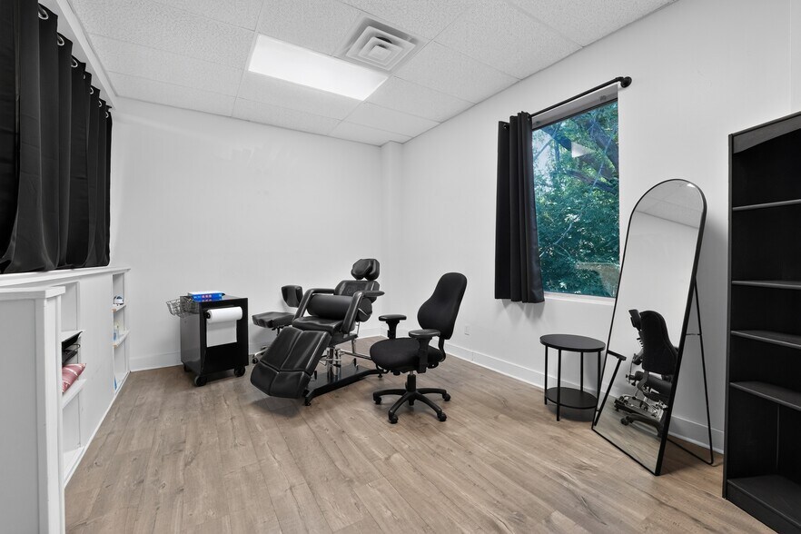 More Photos Of 594 E Chatham St, Cary Office For Sale