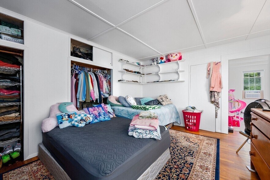 More Photos Of 37 School St, Hyannis Apartments For Sale