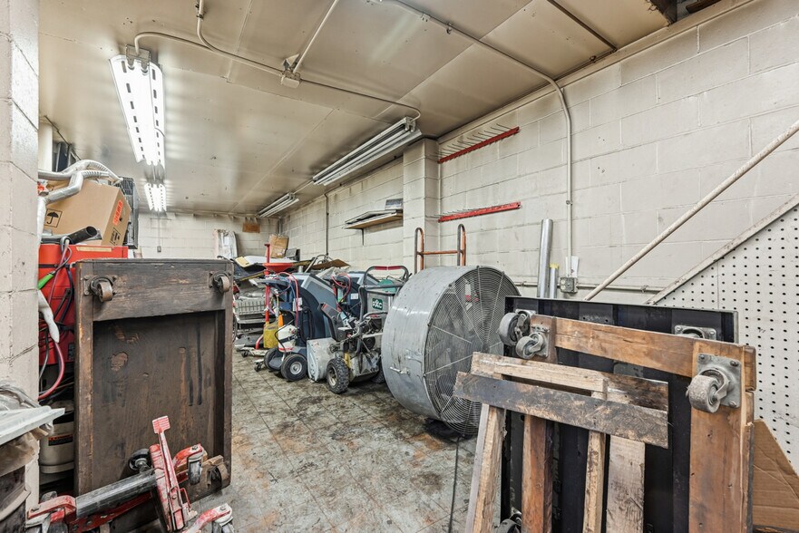 More Photos Of 4225 Main St, Pittsburgh Service For Sale