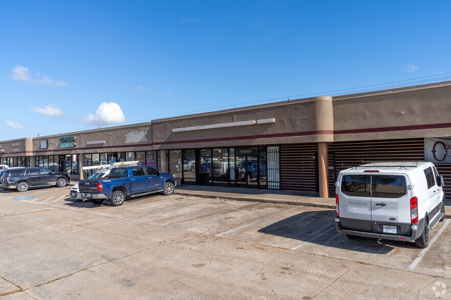 More Photos Of 8503 Gulf Fwy, Houston Unknown For Lease