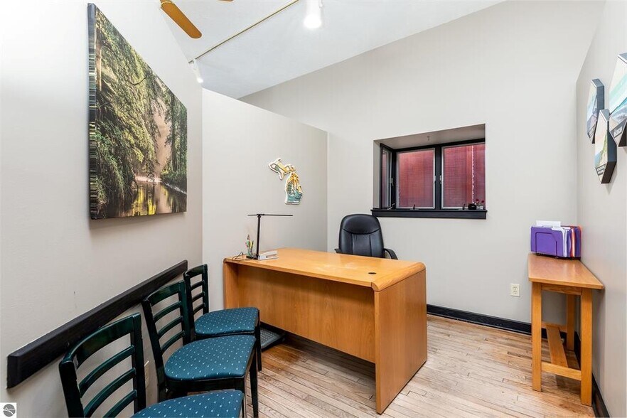 More Photos Of 408 Main St, Frankfort Office For Sale