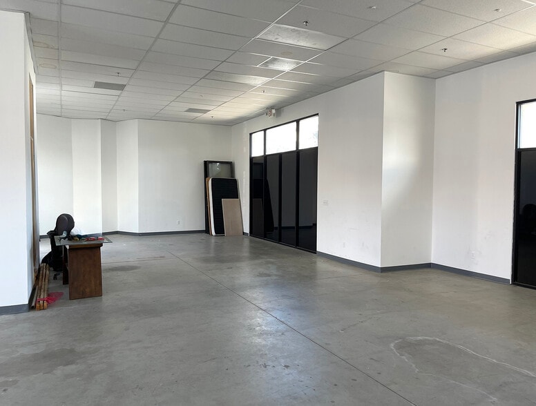 More Photos Of 2501-2599 S Santa Fe Ave, Vernon Freestanding For Sale