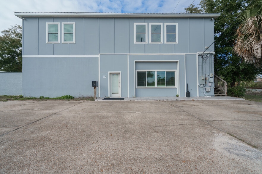 More Photos Of 1919 Drummond Ave, Panama City Distribution For Lease