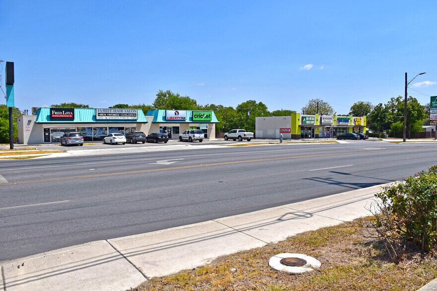 More Photos Of 7126-7118 W Military Dr, San Antonio Storefront For Sale
