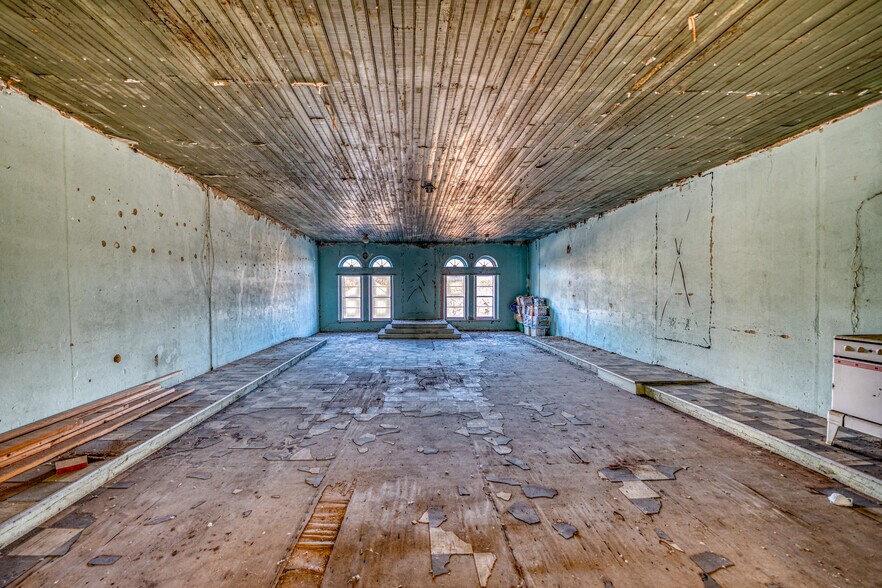 More Photos Of 103 Church St, Jasper Office Residential For Sale