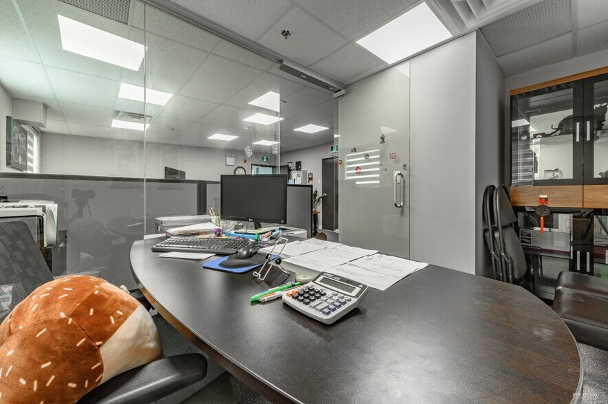 More Photos Of 10013 River Rd, Richmond Office For Sale