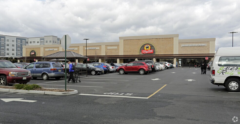 Primary Photo Of 204-234 Springfield Ave, Newark Unknown For Lease