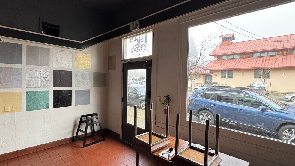 More Photos Of 35 E Commercial St, Willits Specialty For Sale