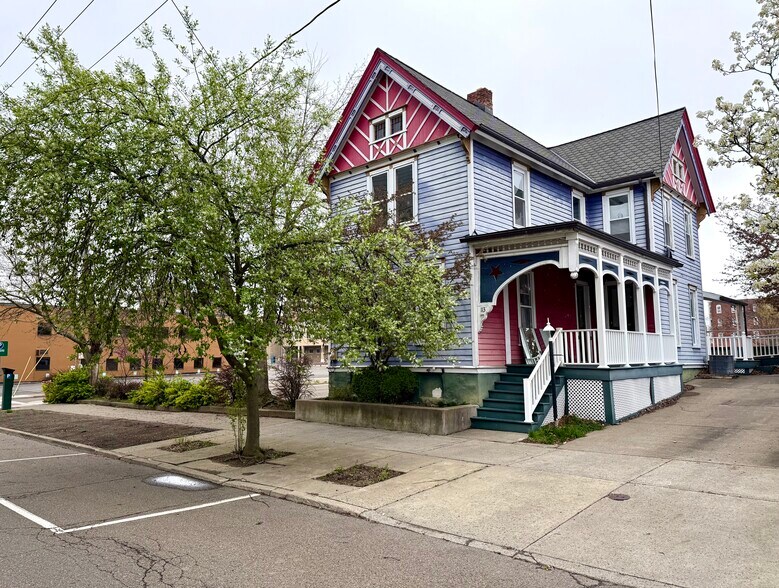 Primary Photo Of 113 Hawley St, Binghamton Office Residential For Lease