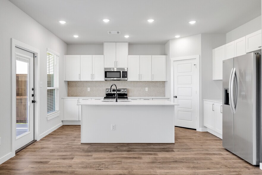 More Photos Of 4059 Clovis St, Midlothian Multifamily For Sale