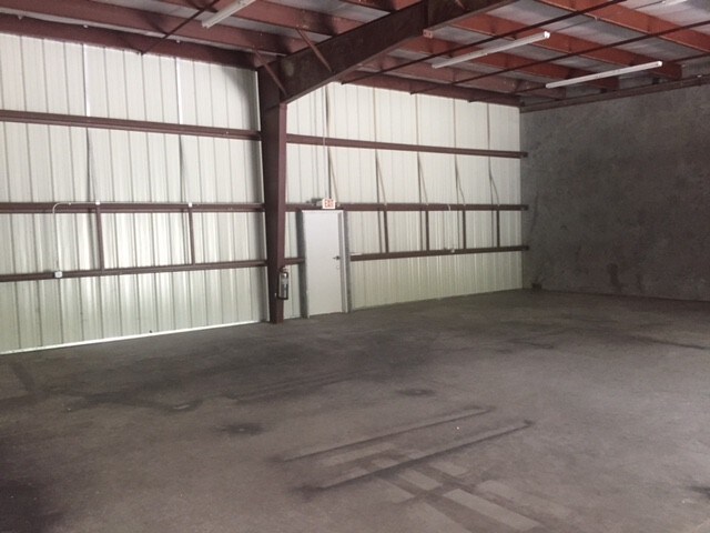 More Photos Of 1718 N Closner Blvd, Edinburg Warehouse For Lease