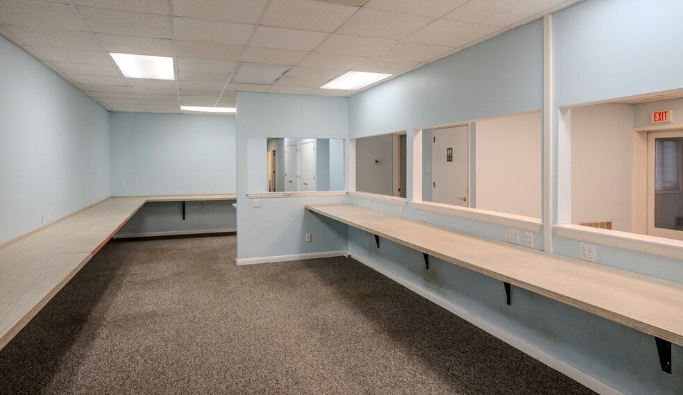 More Photos Of 717 Shore Rd, Somers Point Office For Sale
