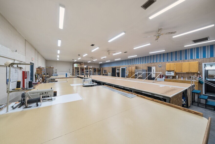 More Photos Of 2135 E 5th St, Panama City Auto Repair For Sale