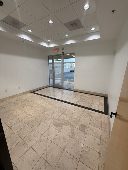More Photos Of 5765 S Rainbow Blvd, Las Vegas Office For Lease