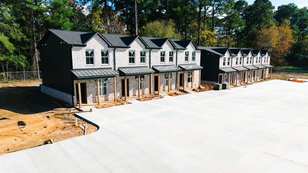 More Photos Of 6702 University Ave, Texarkana Apartments For Sale