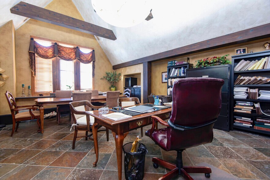 More Photos Of 1531 E Bradford Pky, Springfield Medical For Lease