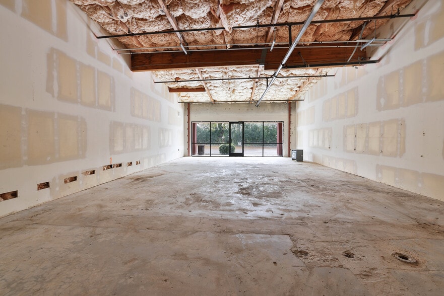 More Photos Of 2092 Concourse Dr, San Jose General Retail For Sale