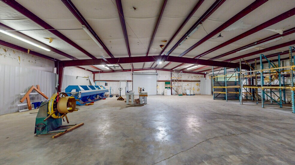 More Photos Of 5534/5546 Waterlevel Hwy, Cleveland Light Distribution For Sale