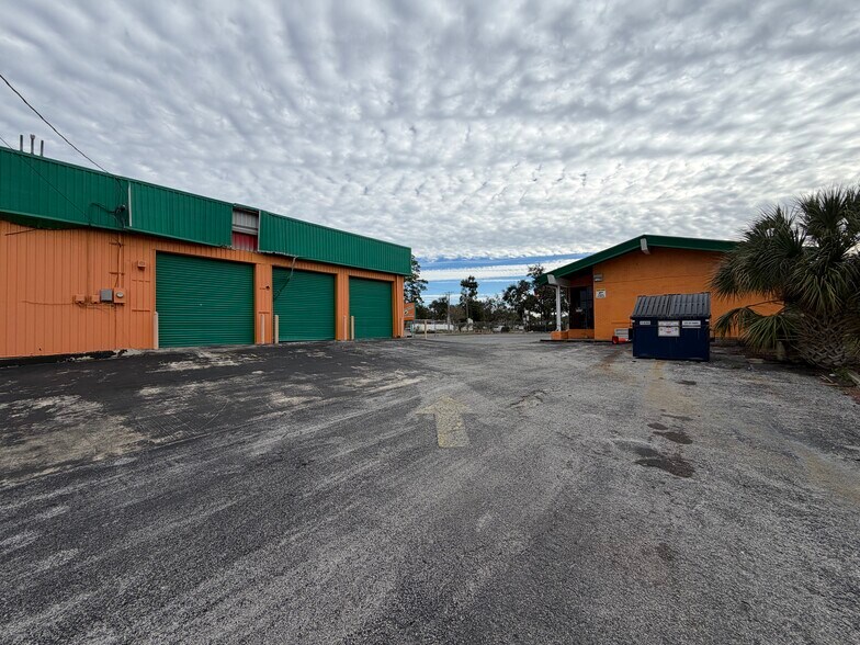 More Photos Of 10150 N Florida Ave, Tampa Auto Dealership For Lease