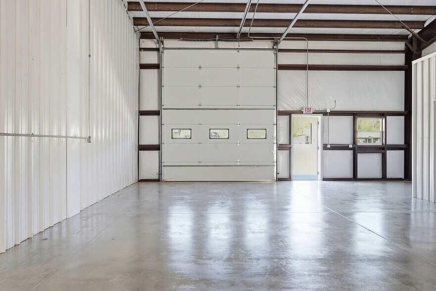 More Photos Of 319 Highway 365, Conway Flex For Sale