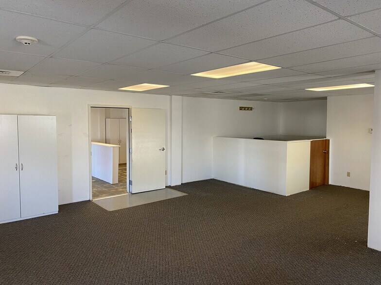 More Photos Of 1215 Thayer Dr, Richland Storefront Retail Office For Lease