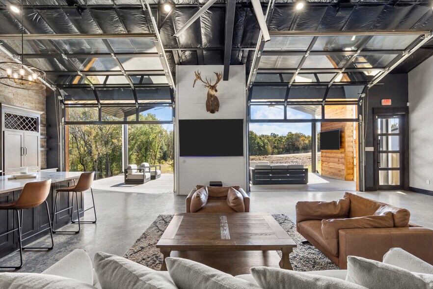 More Photos Of 9016 Private Road 2329, Terrell Lodge Meeting Hall For Sale