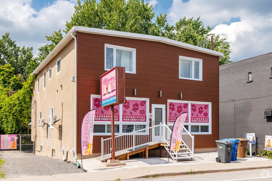Primary Photo Of 3965 Boul Lévesque W O, Laval Storefront Retail Residential For Sale