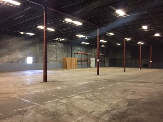 More Photos Of 100 Oakdale Rd, Johnson City Warehouse For Lease