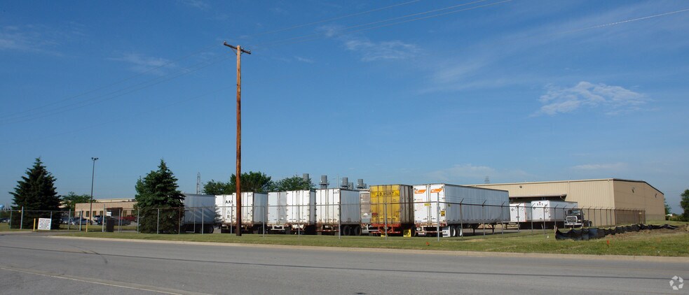 More Photos Of 750 Central Ave, University Park Distribution For Lease