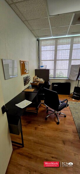 More Photos Of 5015 Knoxville Ave, Lubbock Office For Sale